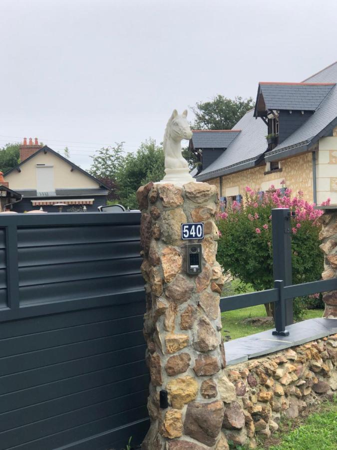 Un Coin De Paradis Panzió Baugé Kültér fotó